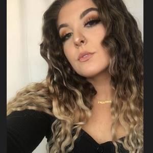 Meet your Posher, Dakota